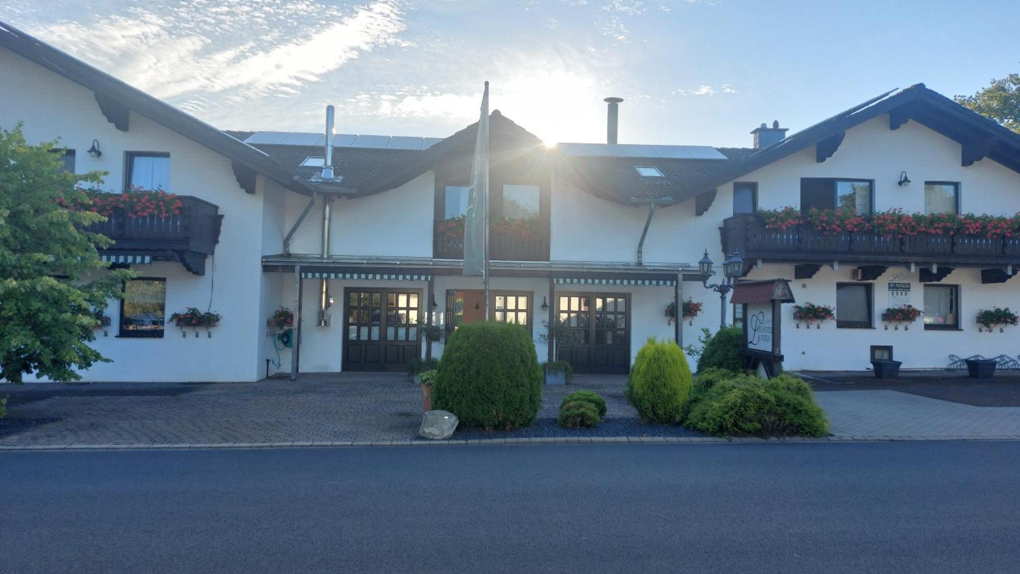 Landhotel Linden Am Venekotensee Niederkrüchten Exterior foto